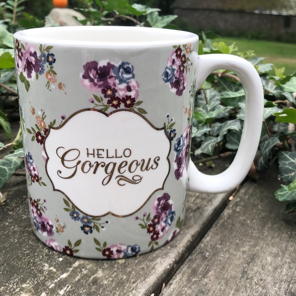 💐🌸🌹Coffee Mug  HELLO GORGEOUS"